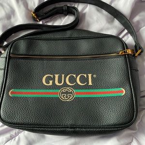 Women’s cross body handbag